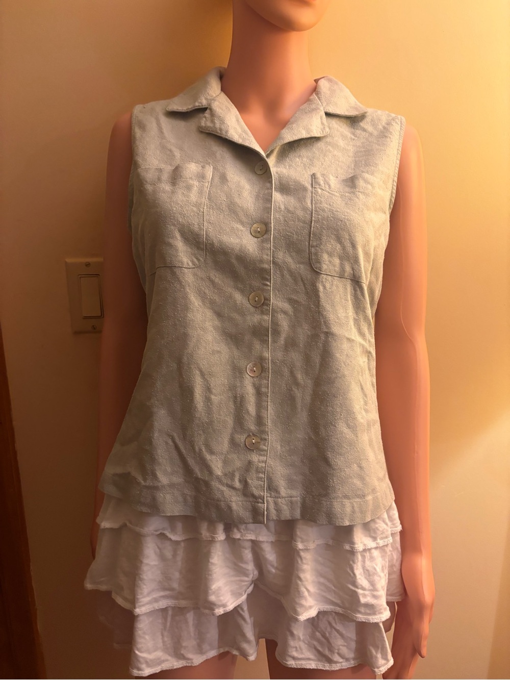 erin london Sleeveless Button-Front Top in Sage Green